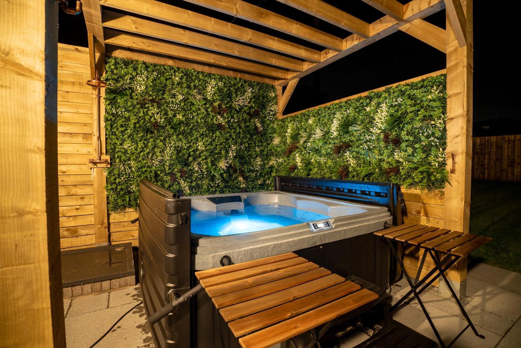 Cottage With Hot Tub Near Knockhill Saline Екстериор снимка